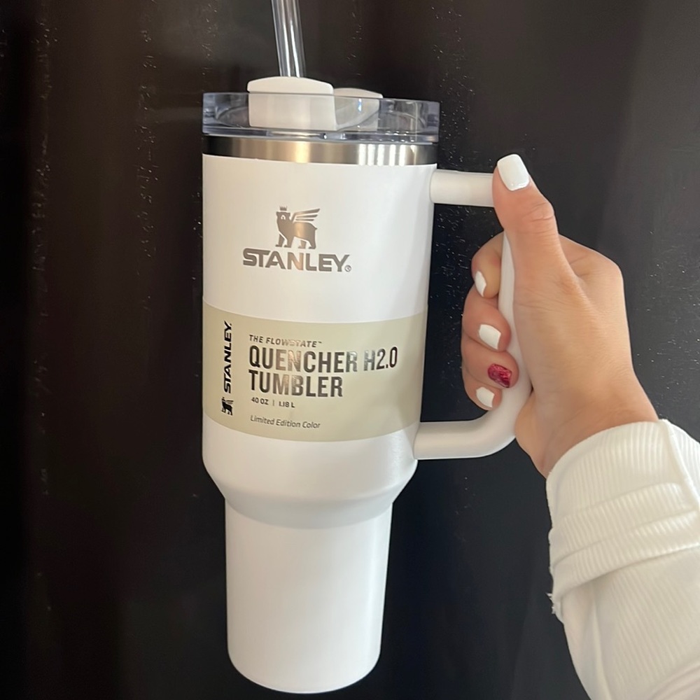 White 40oz Quencher H 2.O Stanley Tumbler